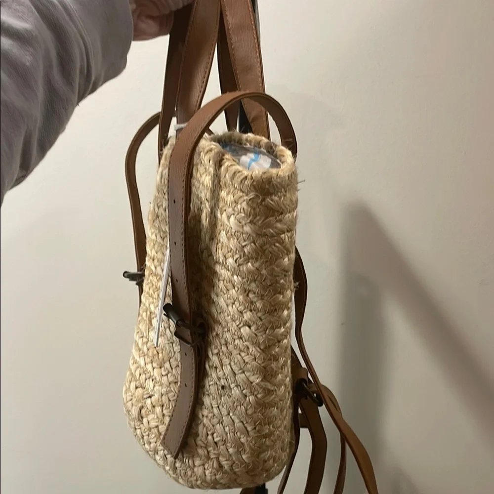 XIX-Palms Insulated Straw Backpack with Tan Straps - Picture 8 of 8